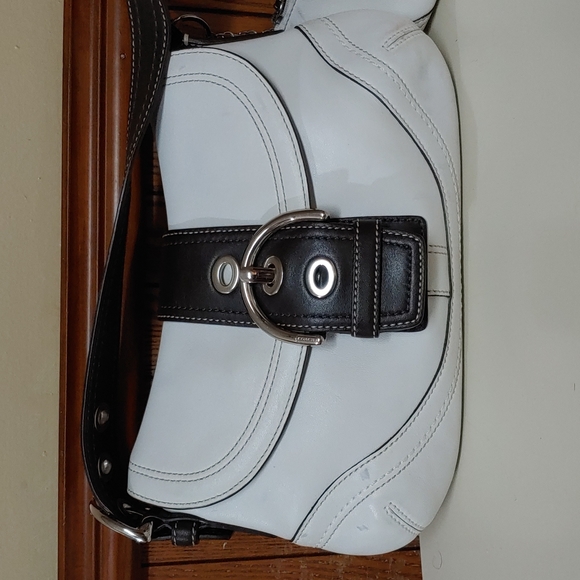 Coach Leather Soho With Keychain Coin Purse - Picture 3 of 17